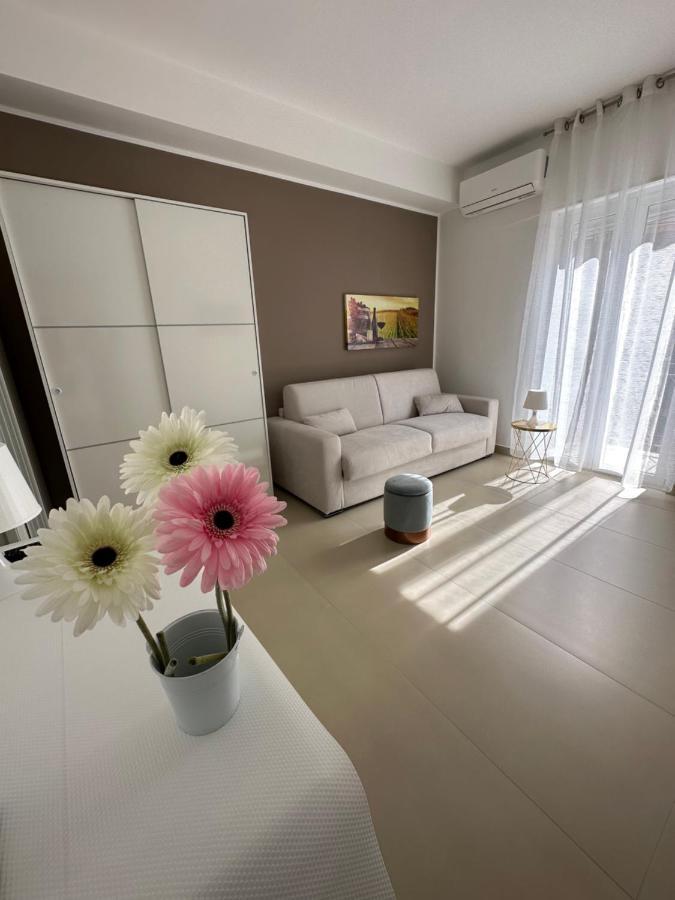 Four Rooms Naxos Giardini Naxos Ngoại thất bức ảnh