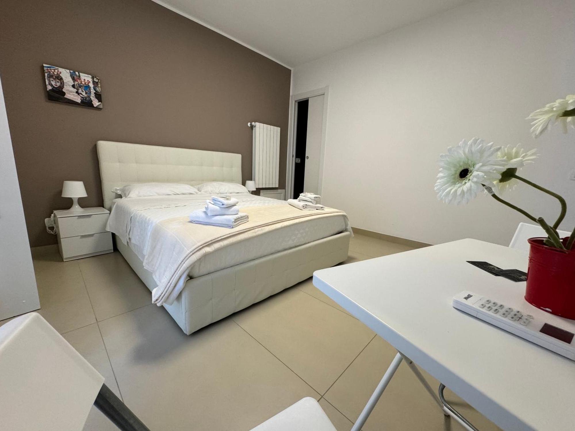 Four Rooms Naxos Giardini Naxos Ngoại thất bức ảnh